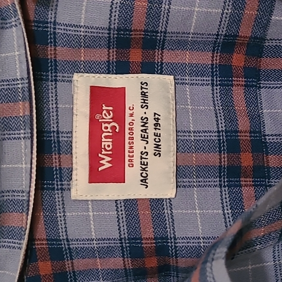 Wrangler Plaid Shirt - Picture 2 of 9
